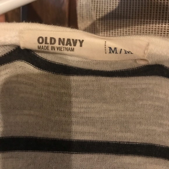 Old Navy top - Picture 2 of 2